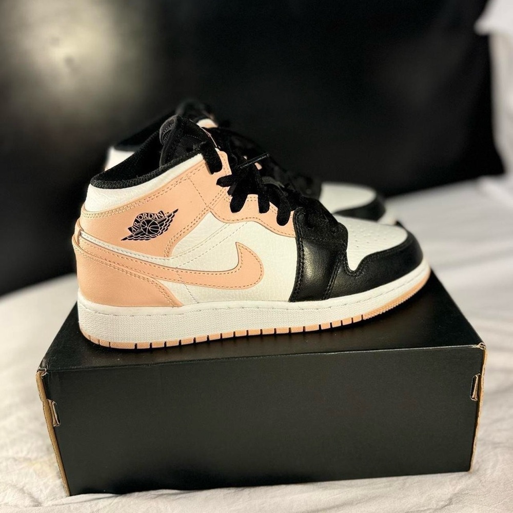 jordan 1 mid crimson tint